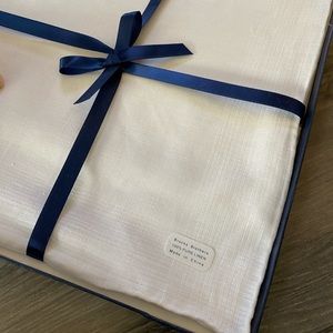 Brooks Brothers linen pocket square